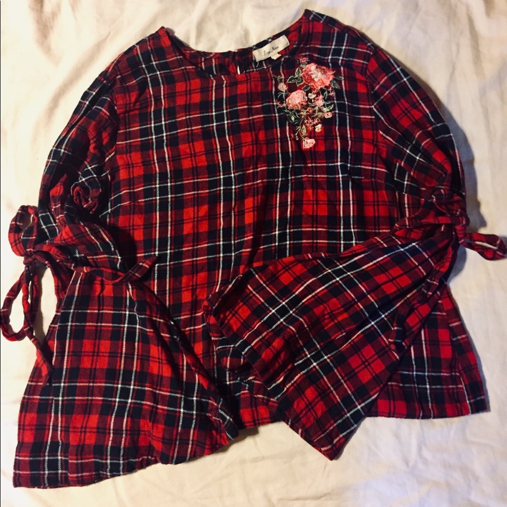 Flare Sleeve Plaid Shirt w Floral Accent